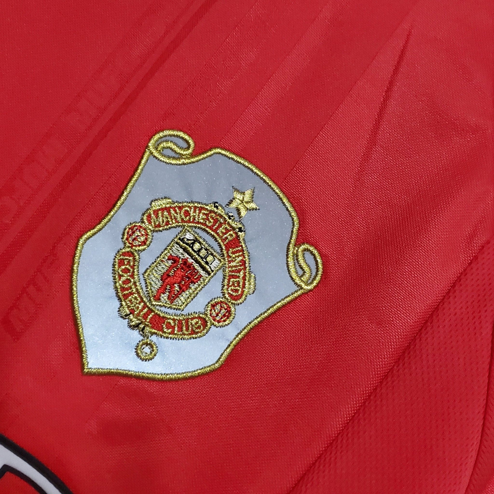 MANCHESTER UNITED 1999/2000 Home Kit - Image 5