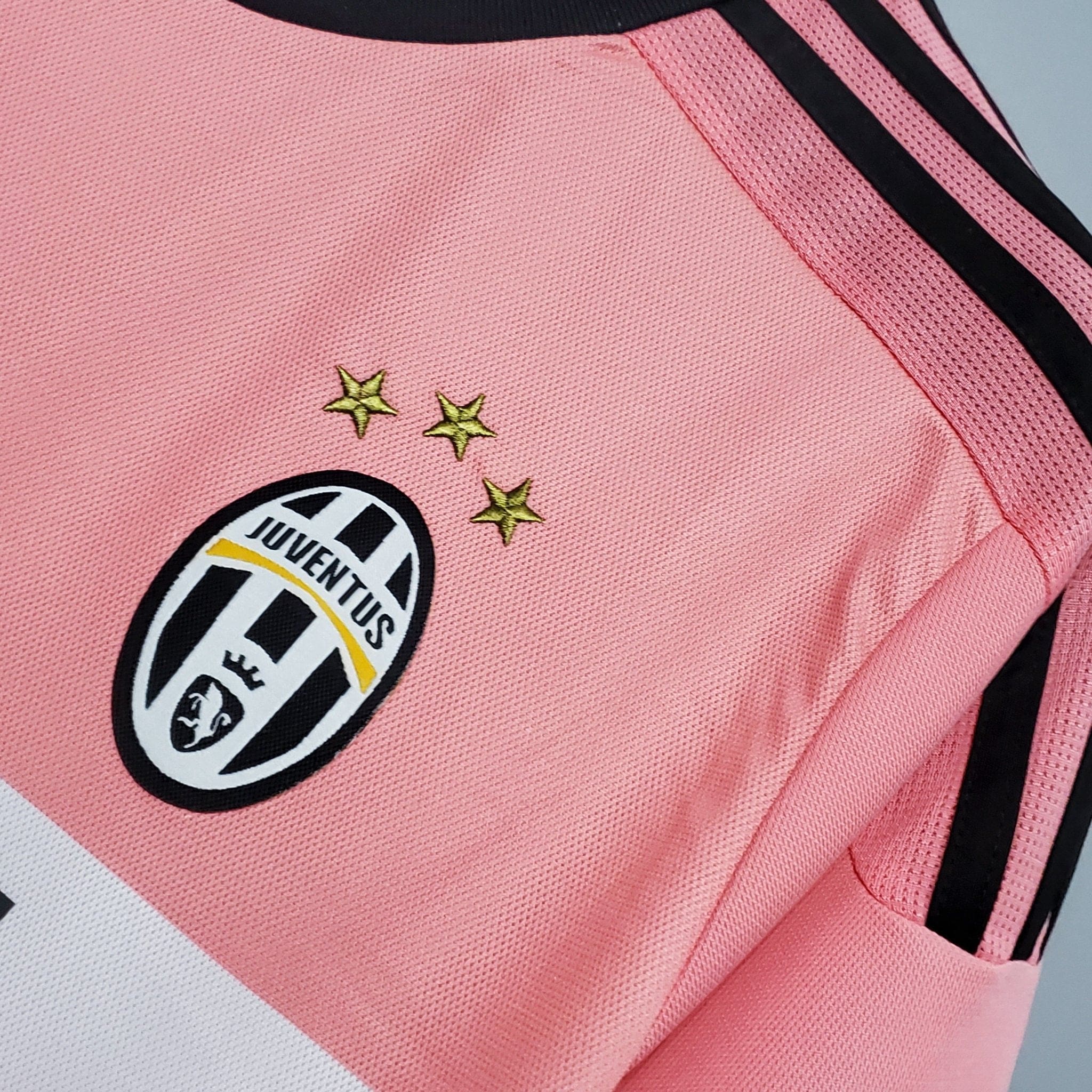 Juventus 2015/2016 Away Kit - Image 6