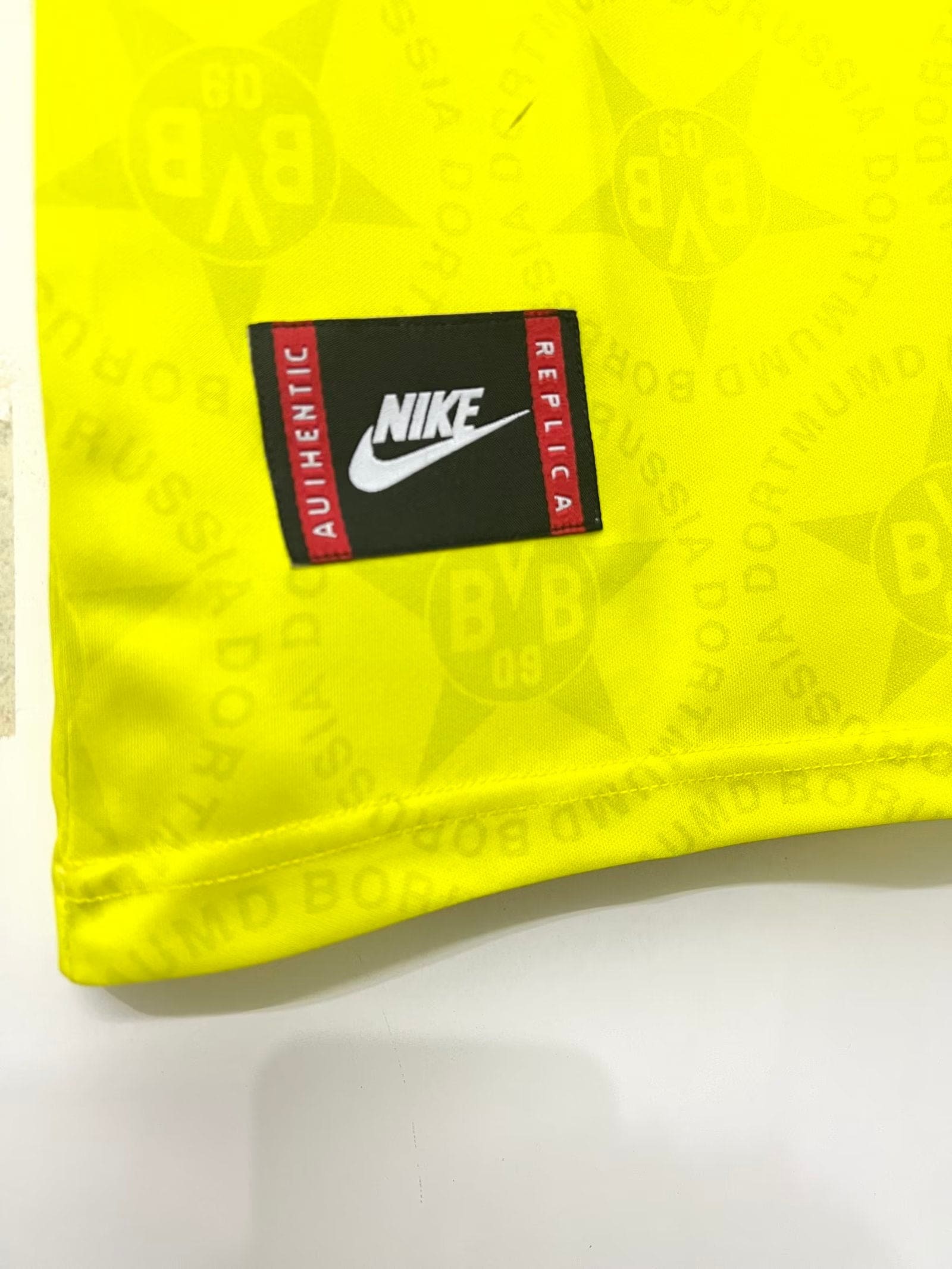 Borussia Dortmund 94/95 Home Kit - Image 5