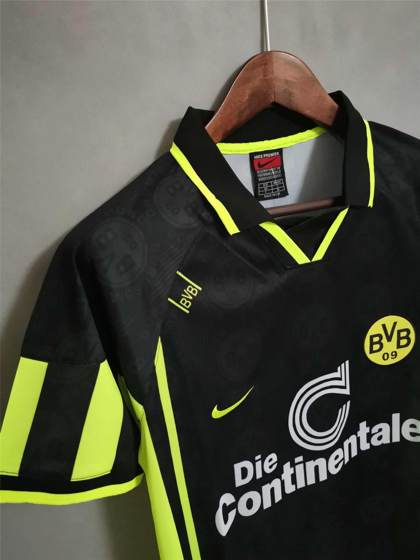 Borussia Dortmund 1996 Away Kit - Image 5