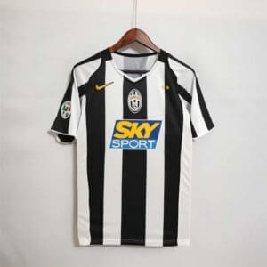 Juventus 2004/2005 Home kit