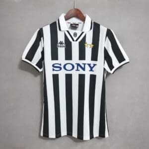 Juventus 1995/1997 Home Kit
