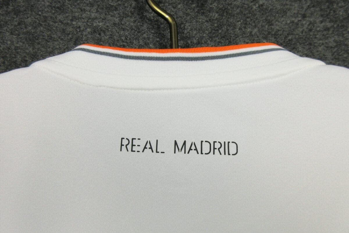 Real Madrid 2013/2014 Home kit – long sleeves - Image 7