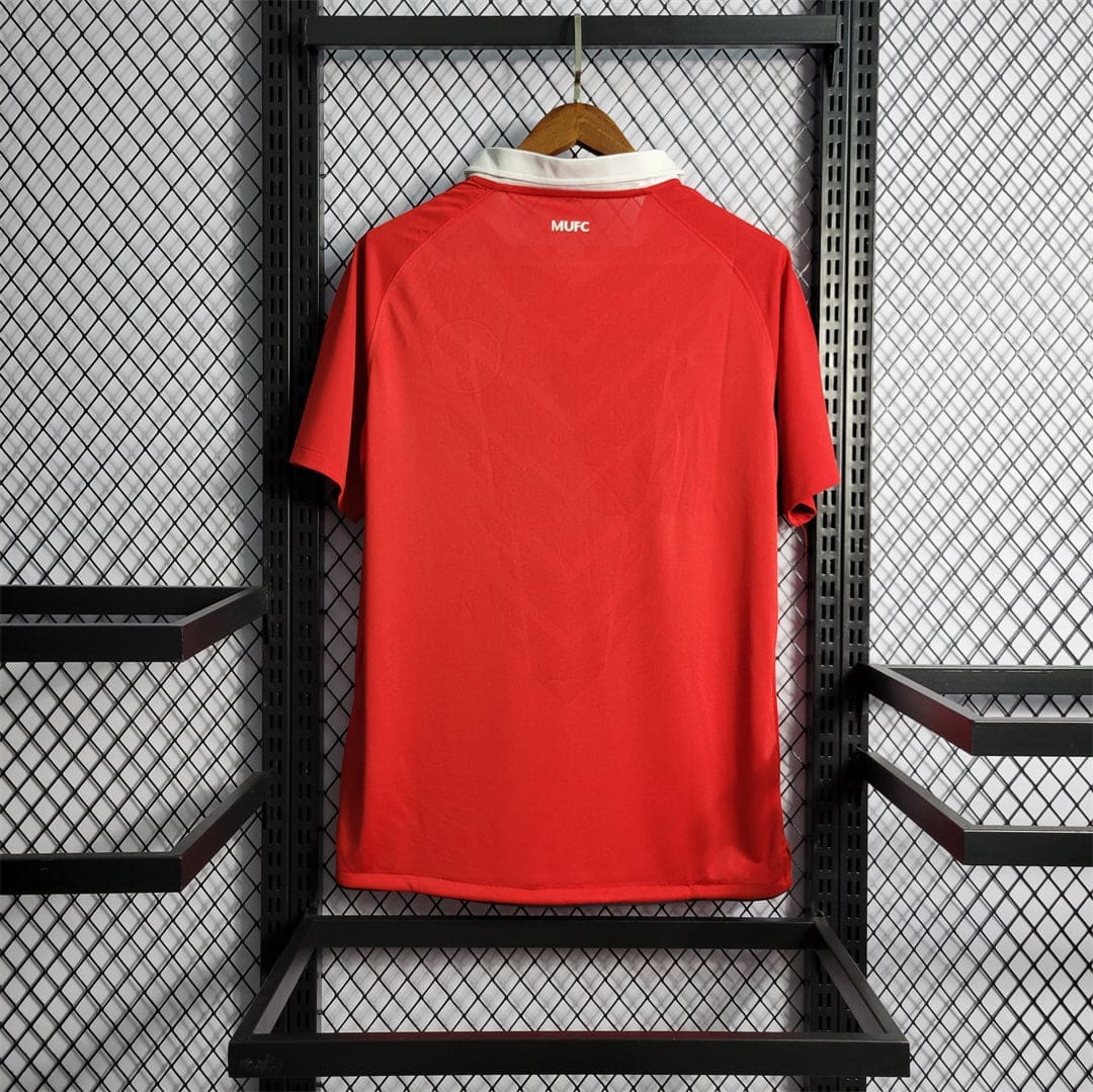 Manchester United 2010-2011 Home Kit - Image 4