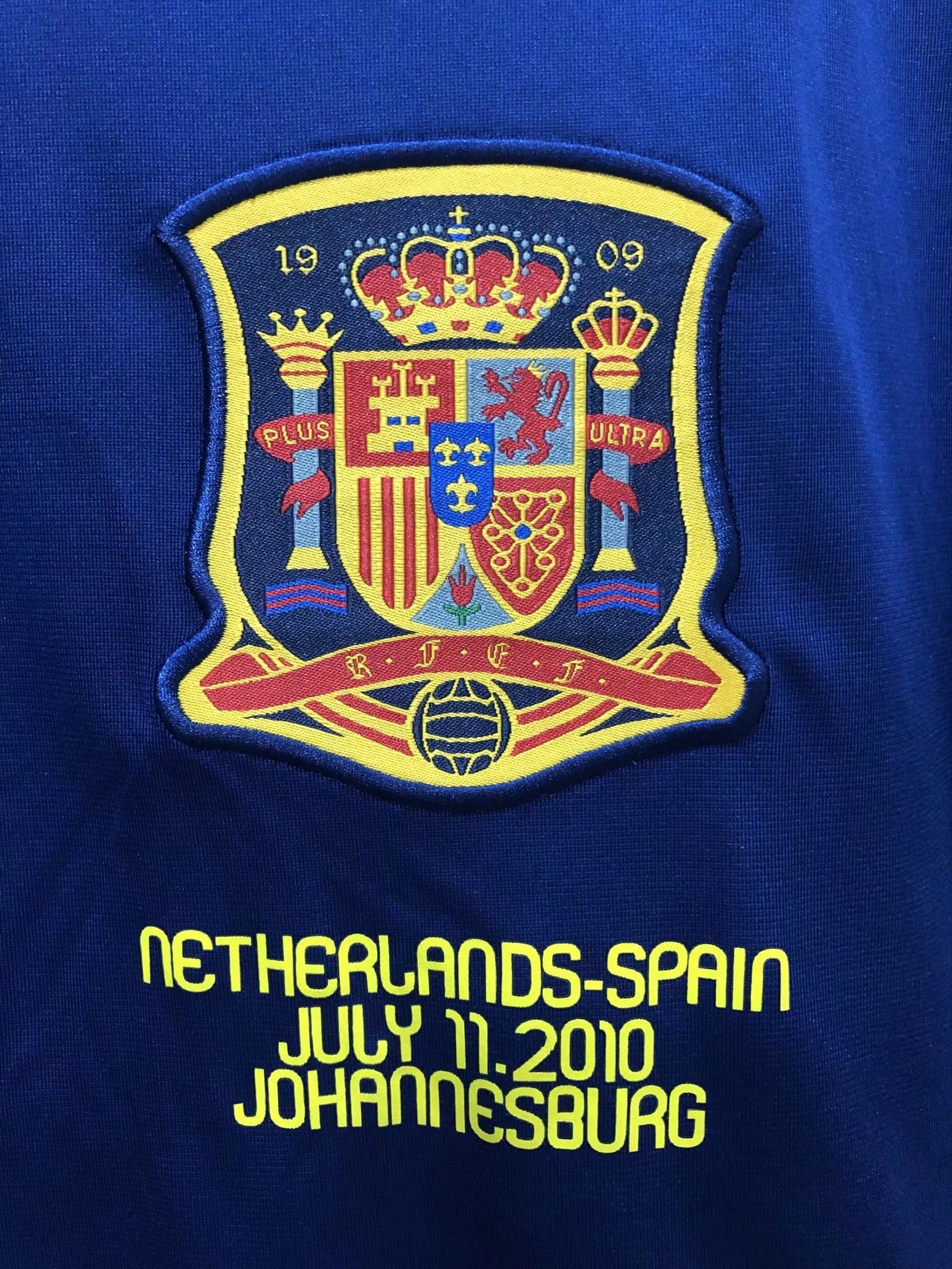 Spain 2010 WC Final Kit - Image 4
