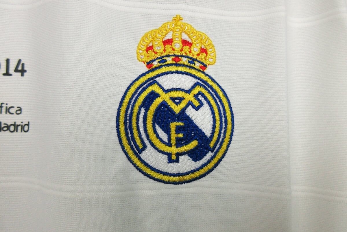 Real Madrid 2013/2014 Home kit – long sleeves - Image 5