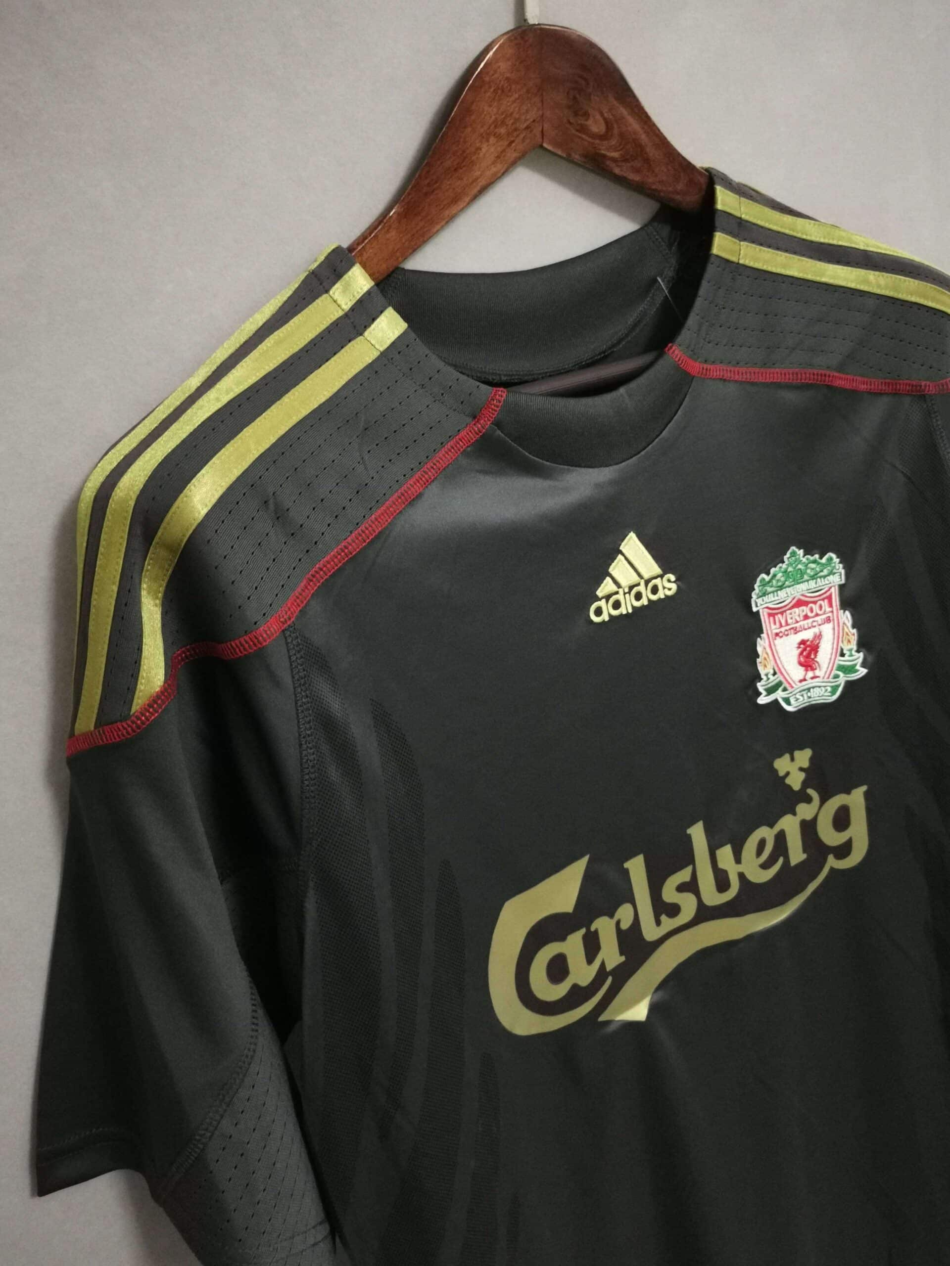 IiverpooI 2009/2010 Away kit - Image 3