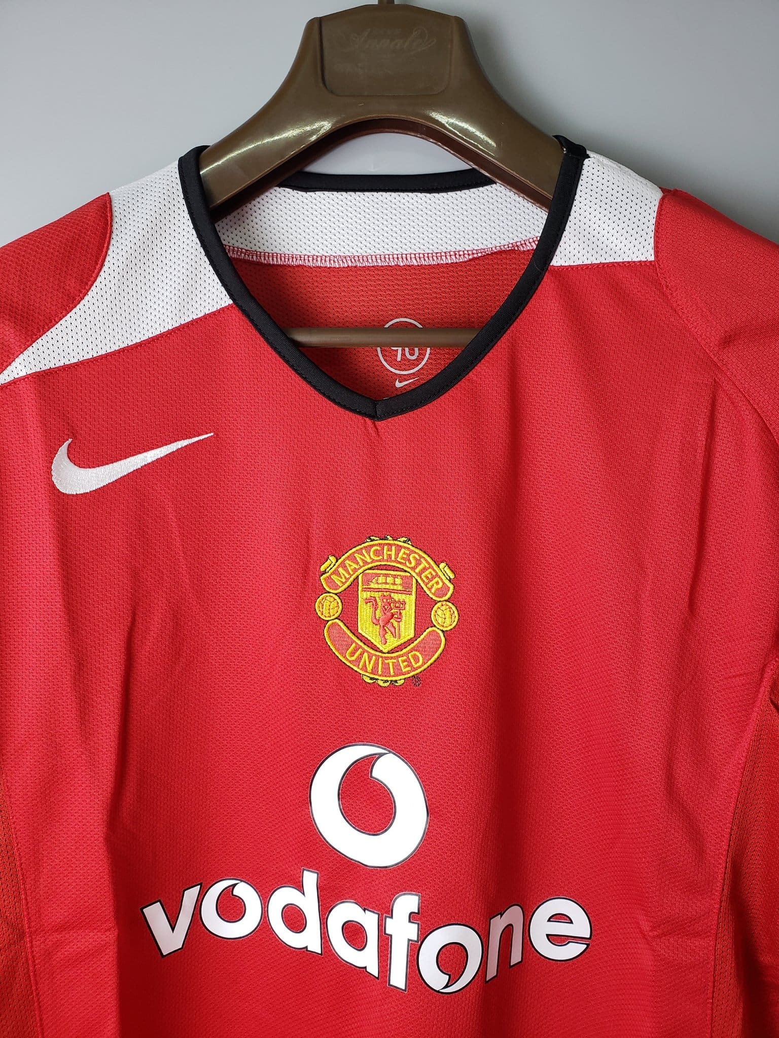 Man United 2004/2006 Home Kit – Long Sleeves - Image 3