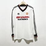 MAN United 1982/83 Away Kit – Long Sleeves