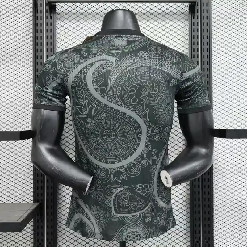 FC Barcelona 24/25 Black Special Kit – Player version - Image 7