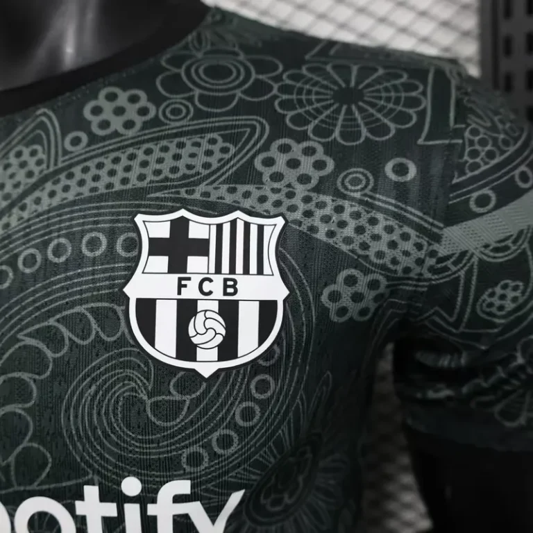 FC Barcelona 24/25 Black Special Kit – Player version - Image 3