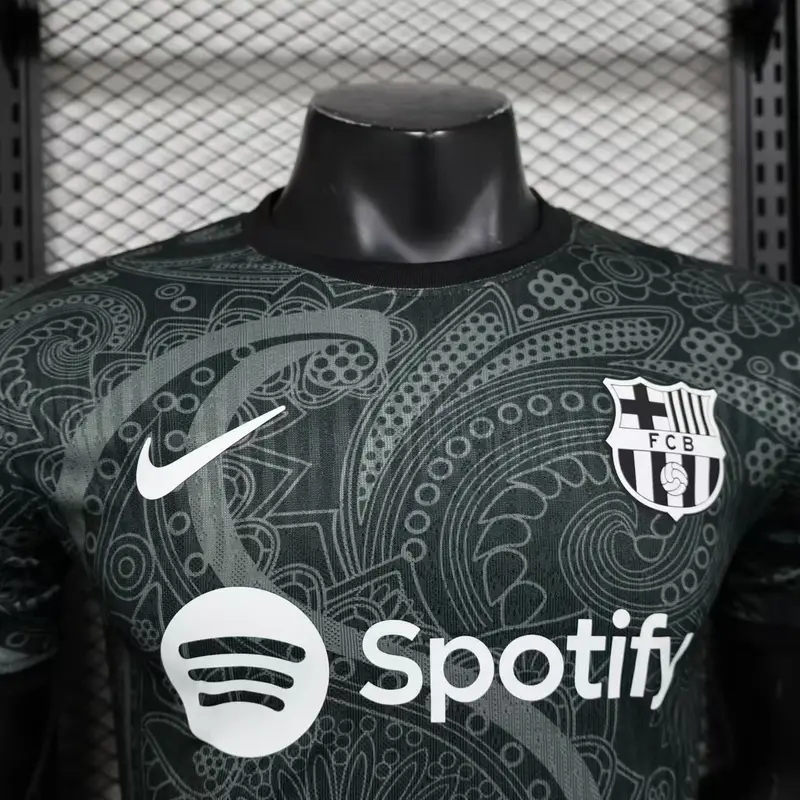 FC Barcelona 24/25 Black Special Kit – Player version - Image 2