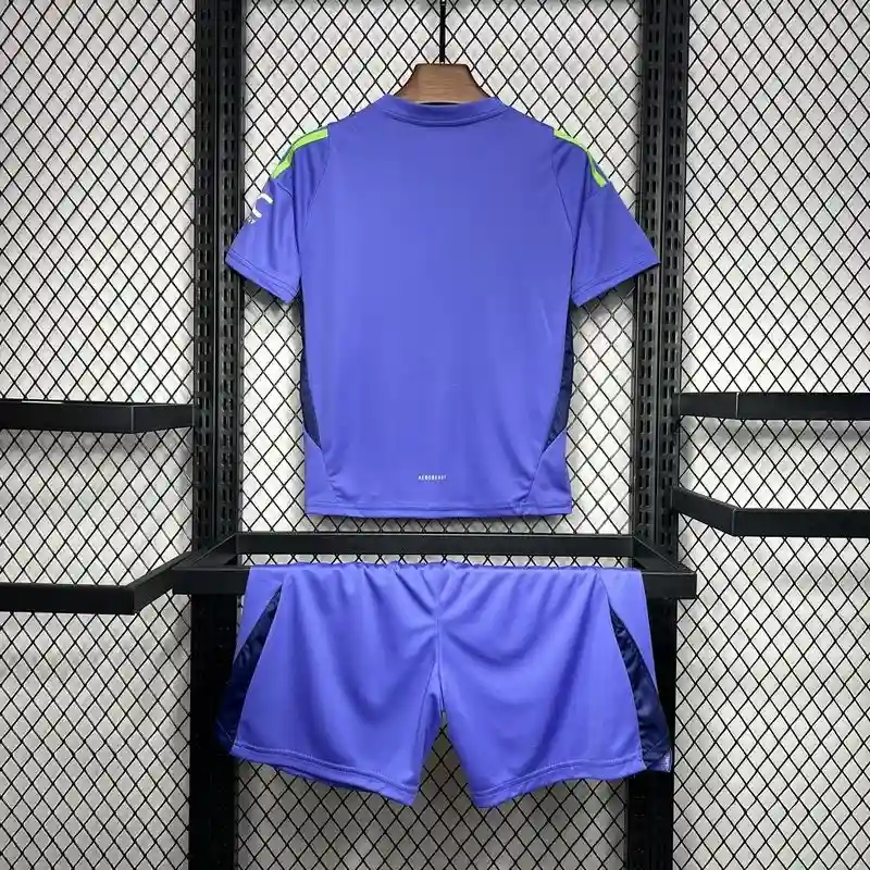 Manchester United 24/25 Home Goalkeeper Kit - Kids - Image 6