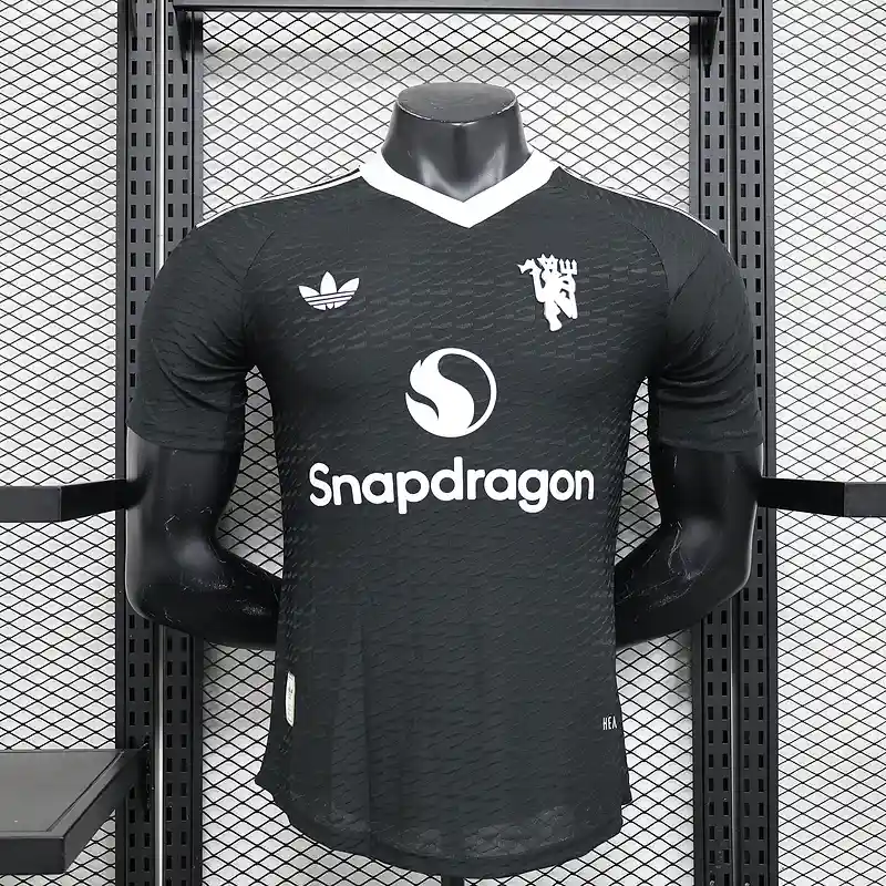 Manchester United 2024/25 Black Goalkeeper – Player Version