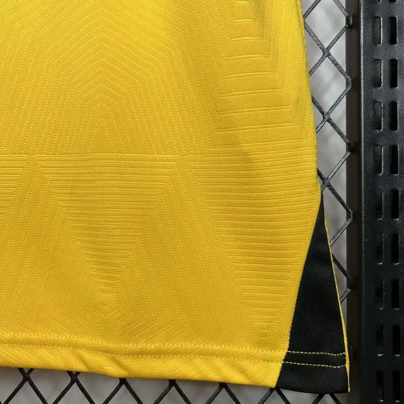 Wolves 24/25 Home Jersey - Fan Version - Image 5