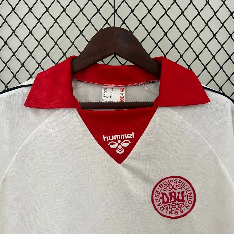 Denmark 1988 Away kit - Image 2