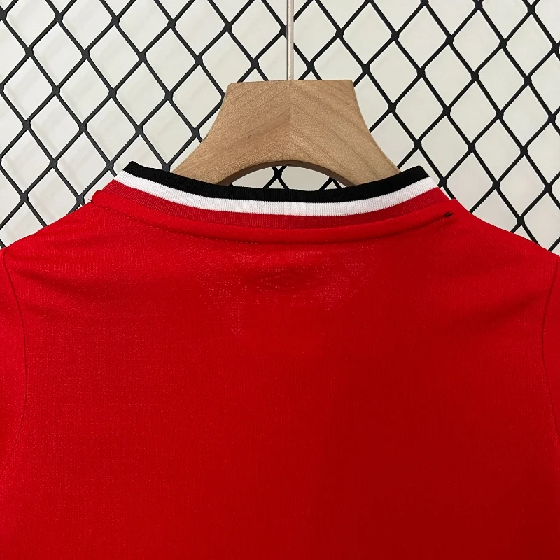 Manchester United 2000-01 Home Kit – Kids - Image 7