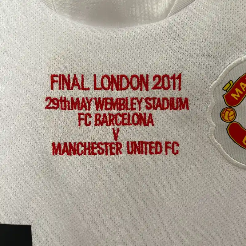 Manchester United 2010-2011 Away Kit – Kids - Image 2