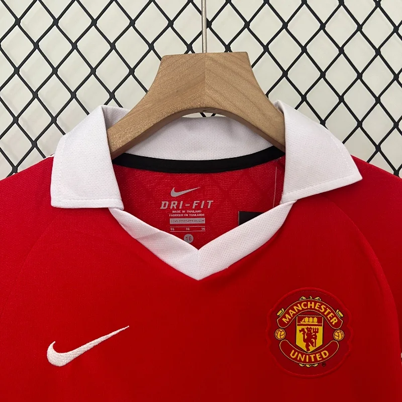 Manchester United 2010-2011 Home Kit – Kids - Image 6