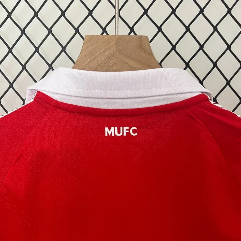 Manchester United 2010-2011 Home Kit – Kids - Image 7