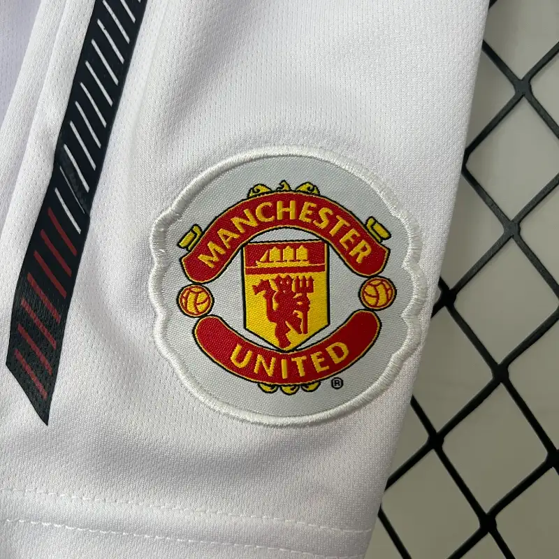 Manchester United 2010-2011 Home Kit – Kids - Image 5