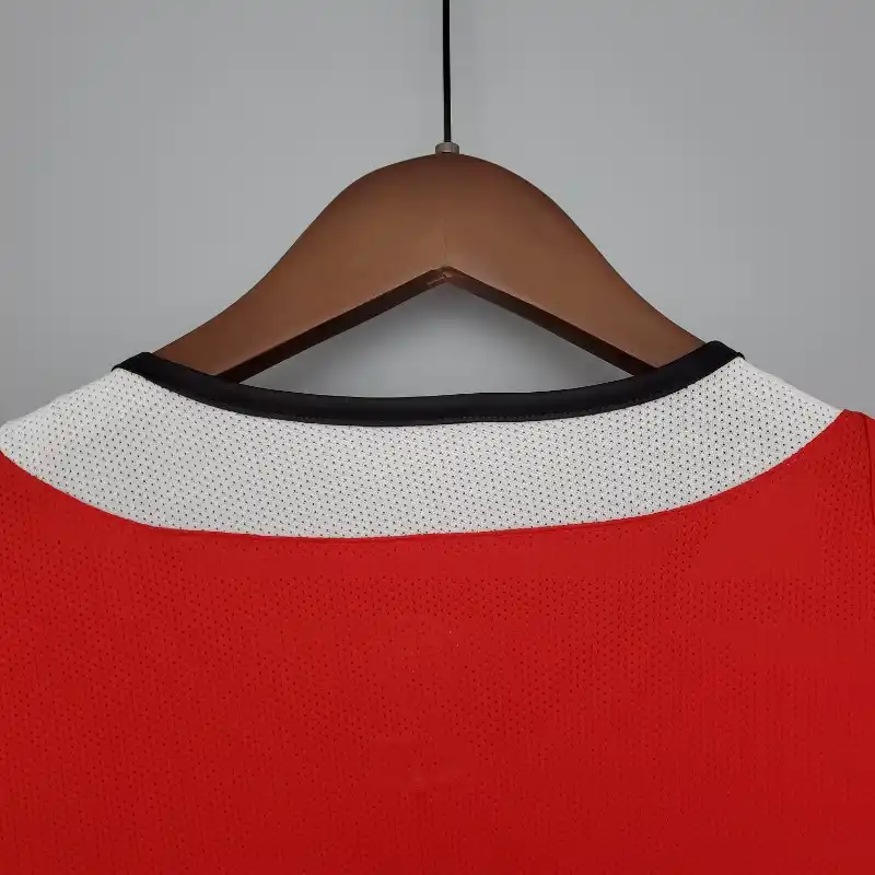 MANCHESTER UNITED 2004/2006 Home kit – Long sleeve - Image 5