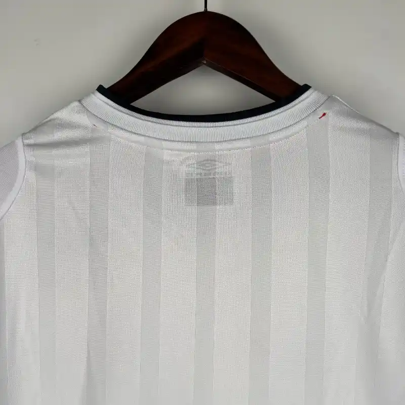 England 2002 Home kit – Long sleeve - Image 7