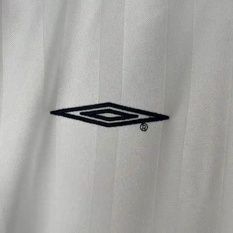 England 2002 Home kit – Long sleeve - Image 3