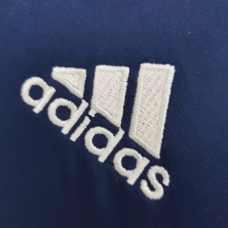 Real Madrid 2005-06 Away Kit - Image 3