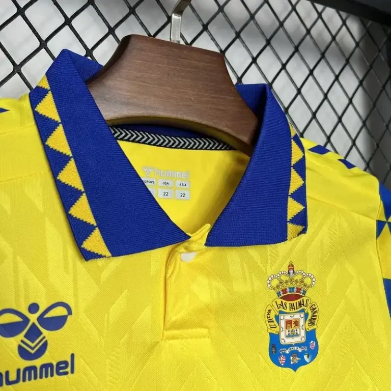 Las Palmas 24/25 Home Kit - Kids - Image 5
