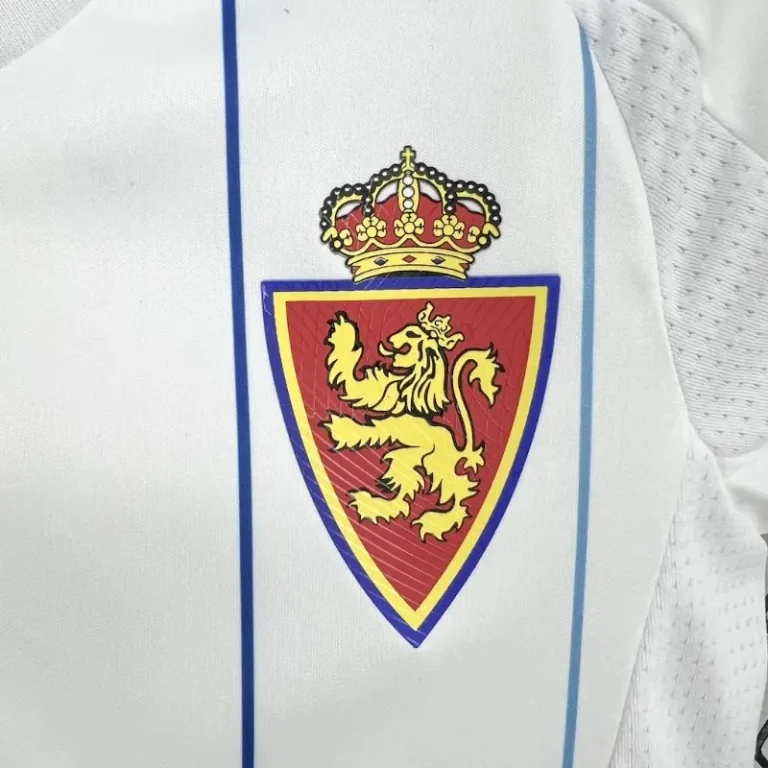 Real Zaragoza 24/25 Home Kit - Kids - Image 3