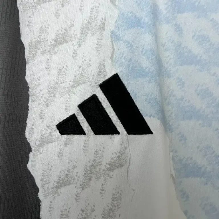 Real Madrid Training Jersey 24/25 – Fan version - Image 3