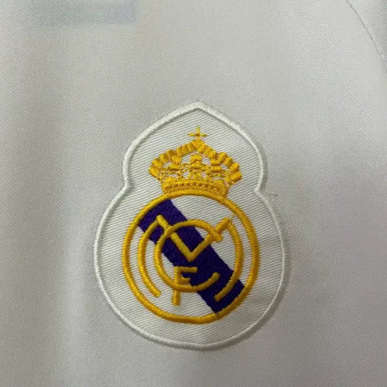 Real Madrid 1984-85 Home Kit - Image 3