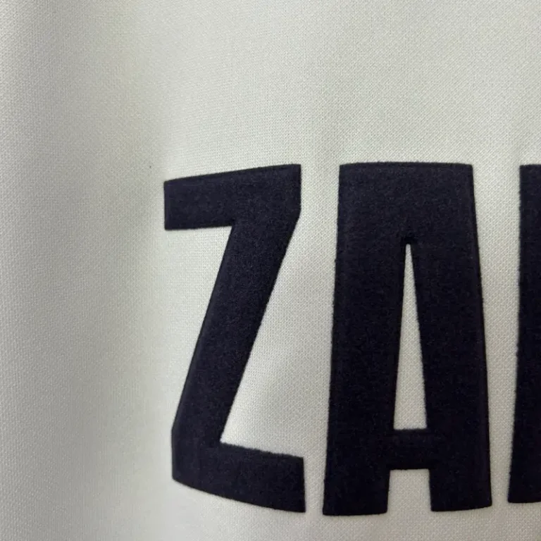 Real Madrid 1984-85 Home Kit - Image 5