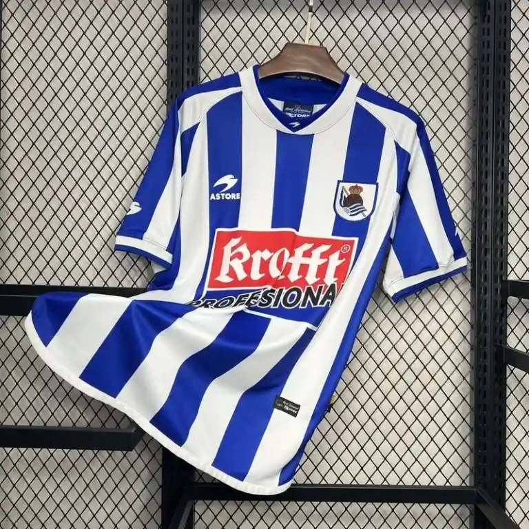 Real Sociedad 2002-03 Home Kit - Image 9