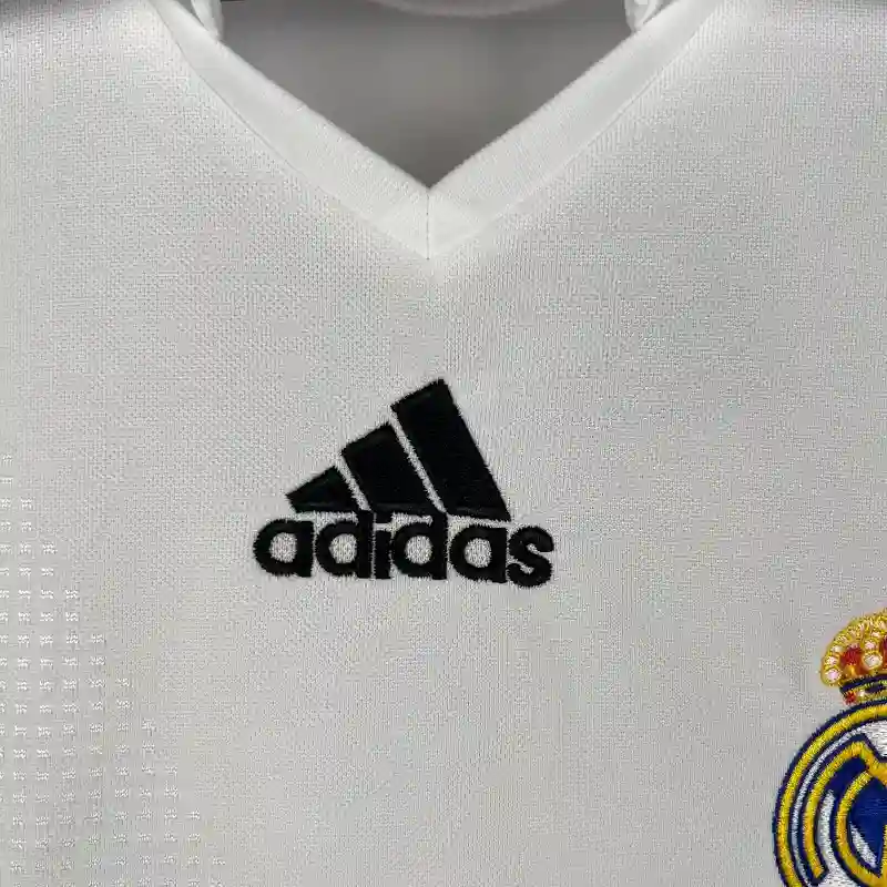 Real Madrid 2008-09 Home Kit - Image 3