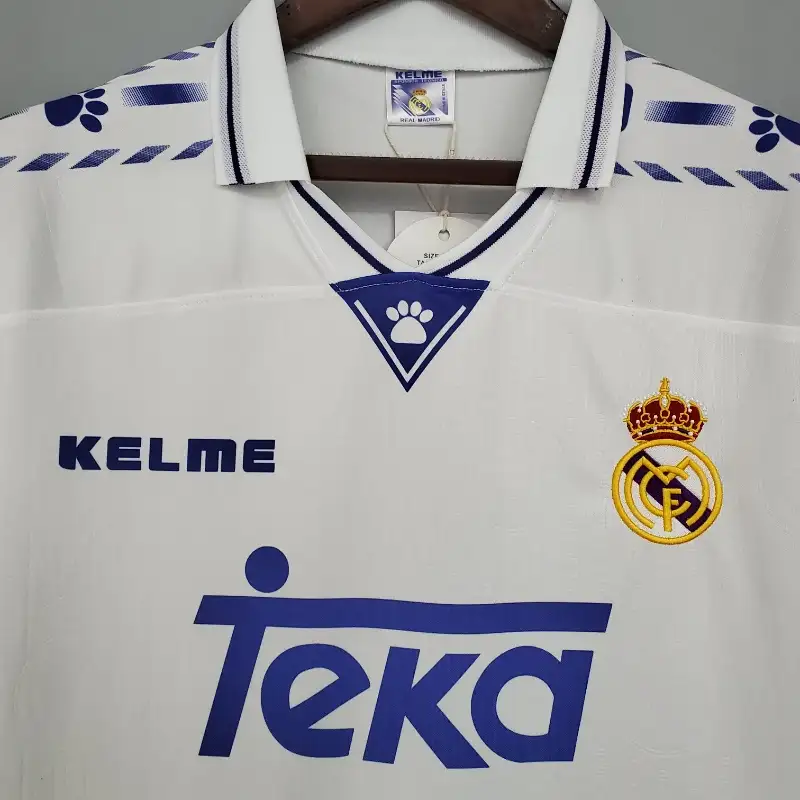 Real Madrid 1996-97 Home Kit - Image 5