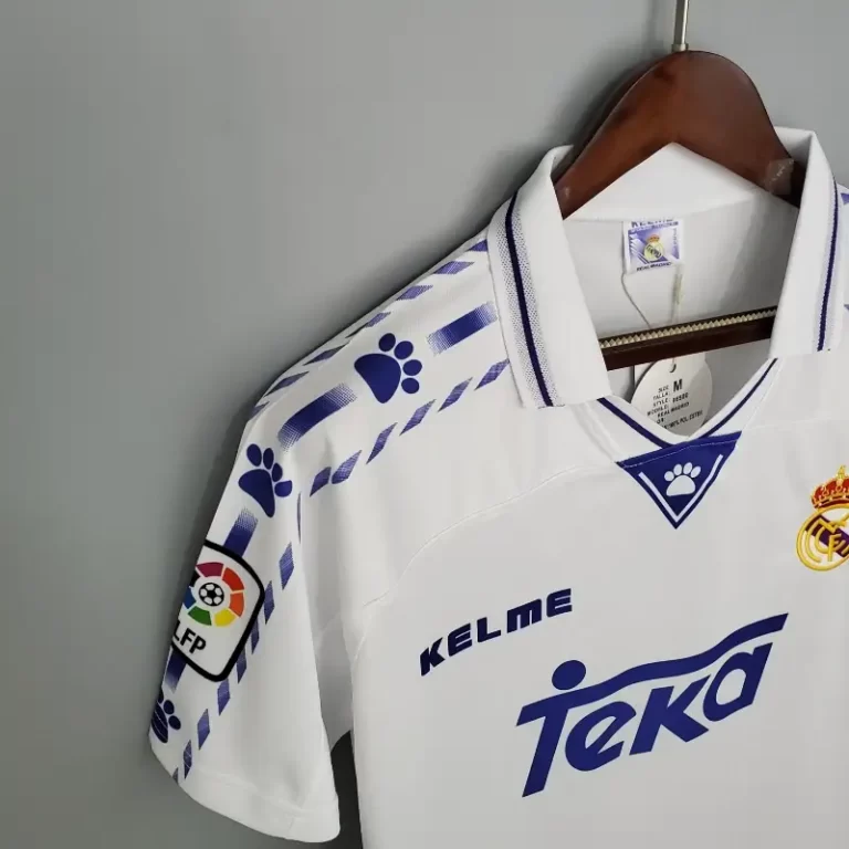Real Madrid 1996-97 Home Kit - Image 2