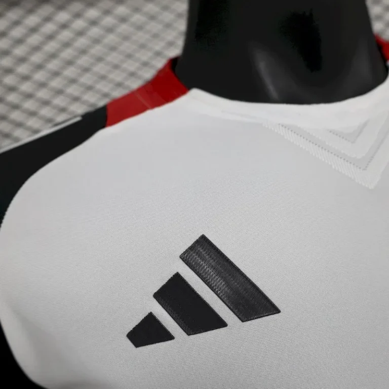 Manchester United White Special Edition 2025/26 – Player Version - Image 5