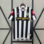 Juventus 2001-02 Home kit