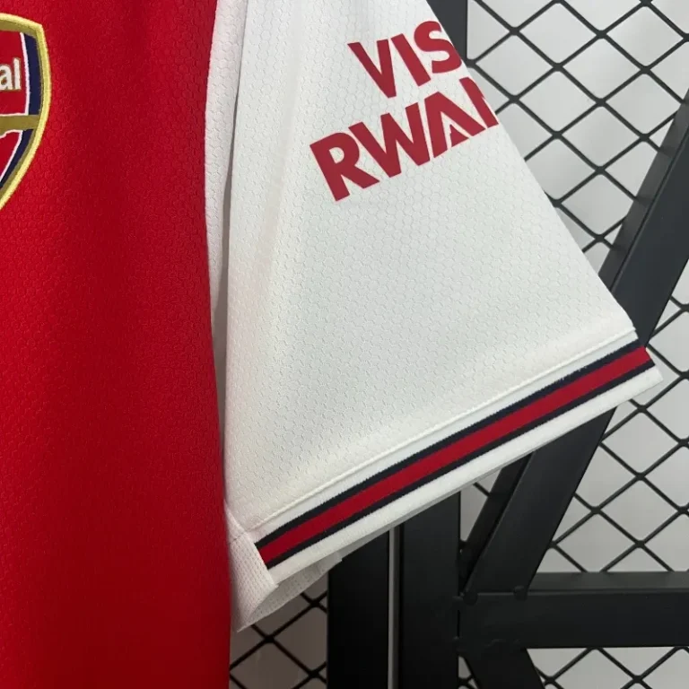 Arsenal 2019-20 Home Retro Kit - Image 4