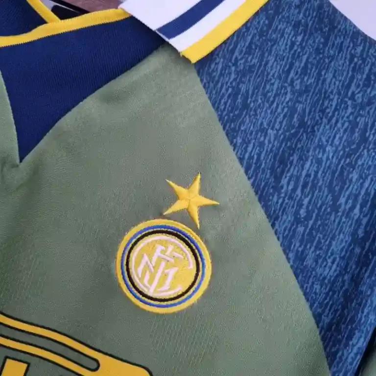Inter Milan 1995-96 Away Retro Kit - Image 3