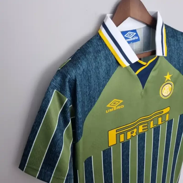 Inter Milan 1995-96 Away Retro Kit - Image 2