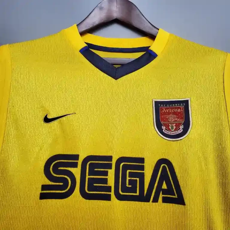 Arsenal 1999-2000 Away Kit - Image 6