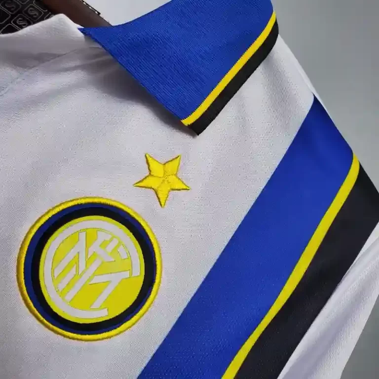 Inter Milan 1997-98 Away Retro Jersey - Image 3