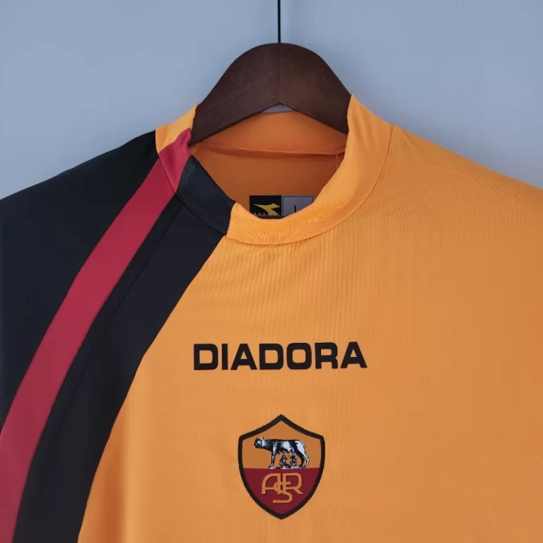 AS ROMA 2005-06 Home Kit - Image 2