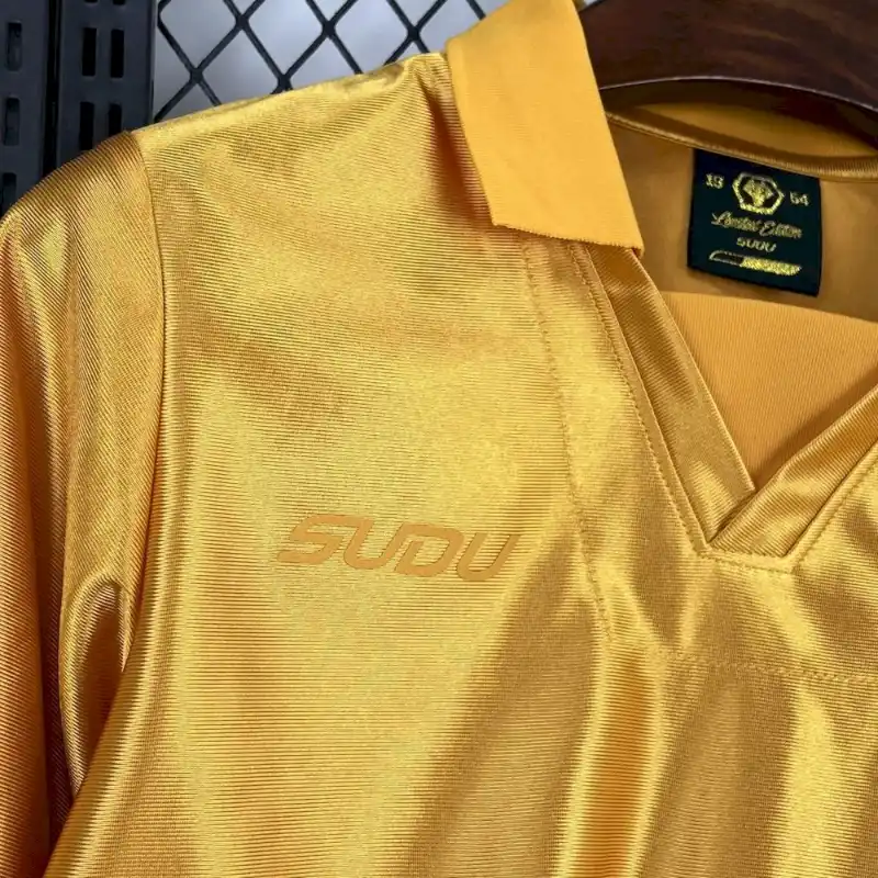 Wolves 70th Anniversary Gold Kit - Fan Version - Image 5