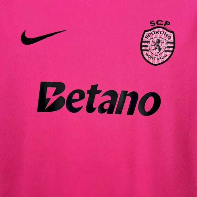 Sporting Lisbonne 24/25 Pink kit - Kids - Image 3