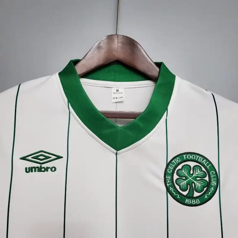 Celtic 1984-86 Away kit - Image 5