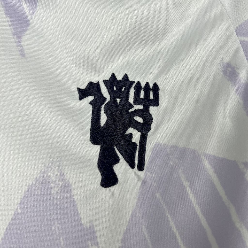 Manchester United 2025/26 Away Kit – Fan Version - Image 4